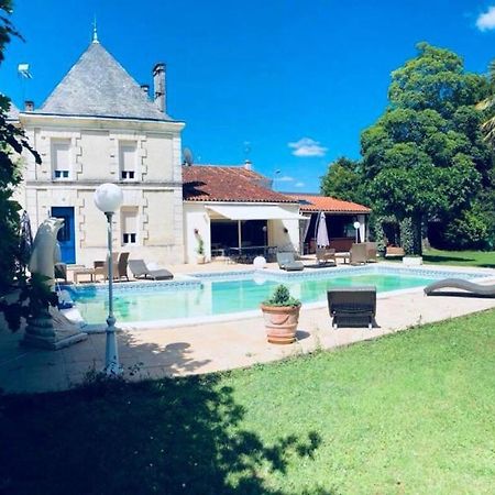 Villa Roulotte De Dilou Noisette Matha Exterior foto